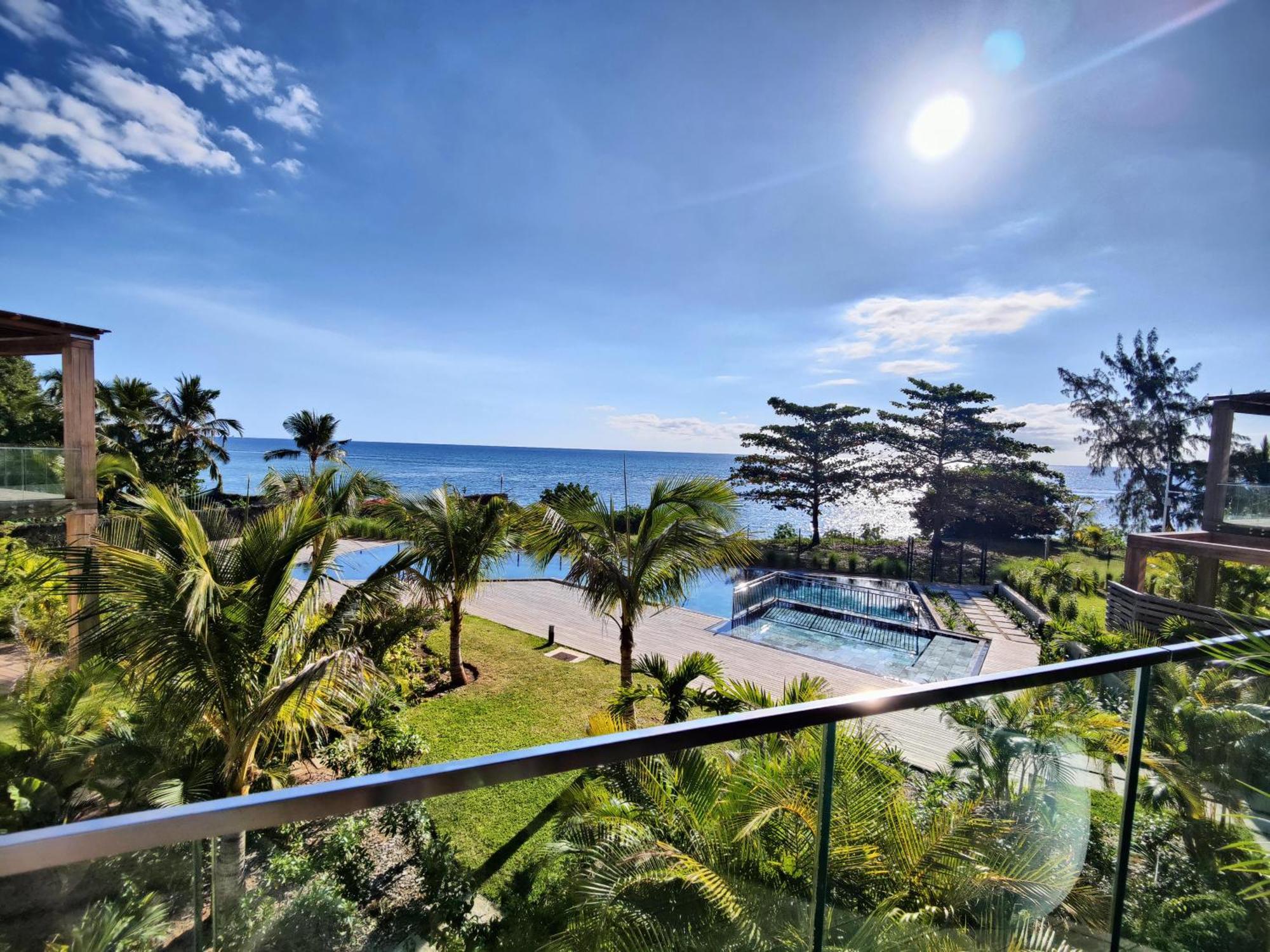 Ocean Point Beach Front Apartment Пуант-о-Пиман Экстерьер фото