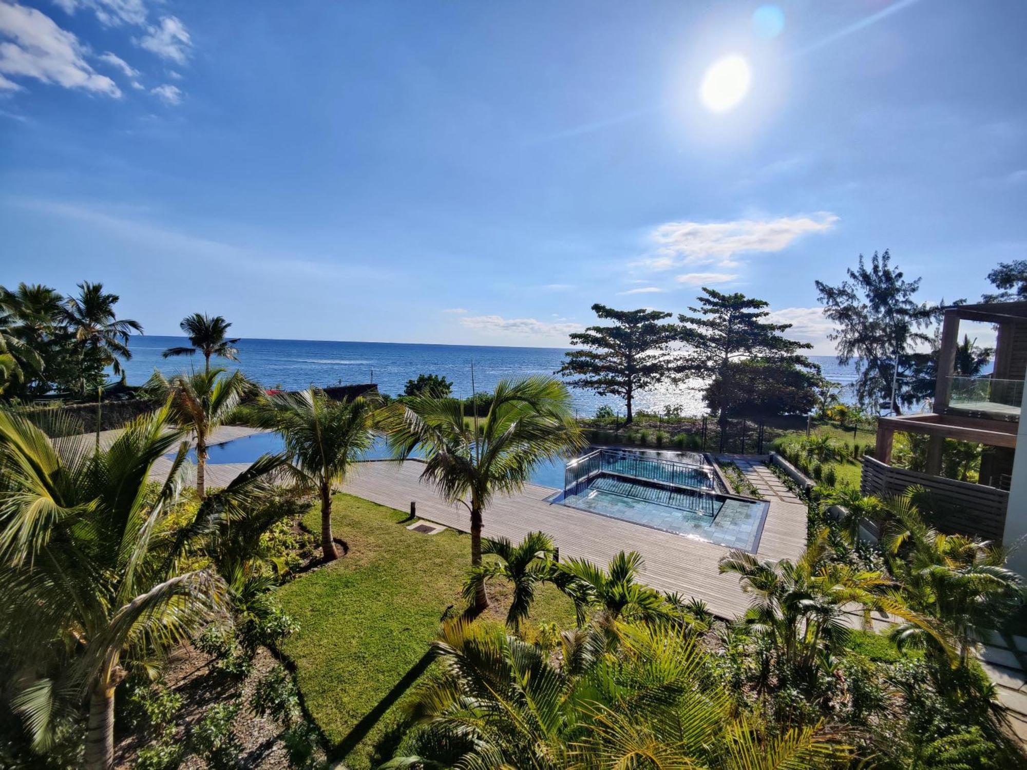 Ocean Point Beach Front Apartment Пуант-о-Пиман Экстерьер фото