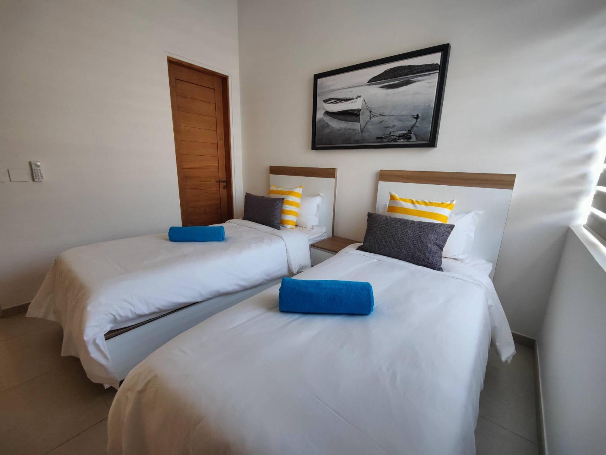 Ocean Point Beach Front Apartment Пуант-о-Пиман Экстерьер фото